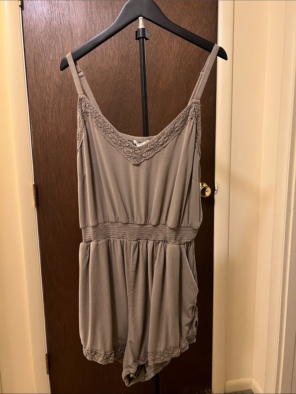 TORRID 2 FESTI ROMPER - Picture 2 of 2